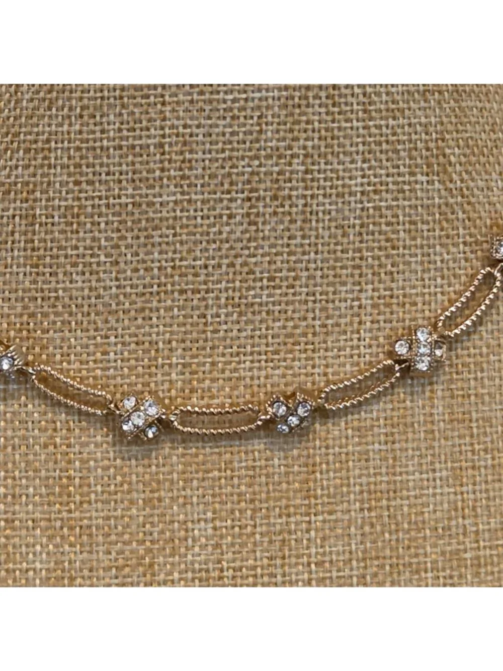 Gold Tone Kisses Glass Rhinestone Inlay 18